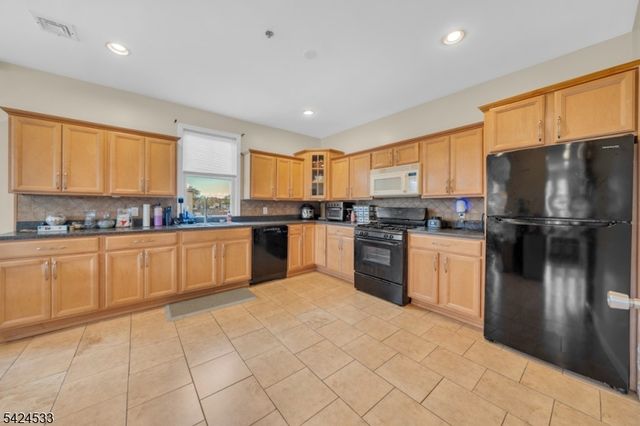 60 Hawthorne Ave, East Orange City, NJ 07018