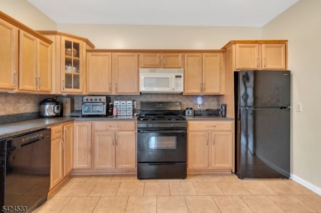 60 Hawthorne Ave, East Orange City, NJ 07018