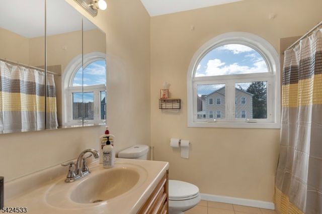 60 Hawthorne Ave, East Orange City, NJ 07018