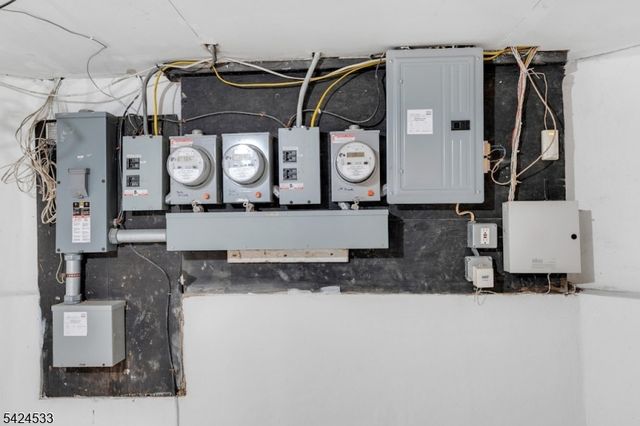 60 Hawthorne Ave, East Orange City, NJ 07018