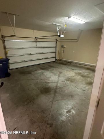 1440 ASPENWOOD Drive, Jacksonville, FL 32211