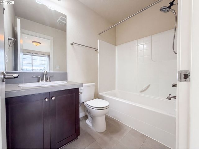 28428 Sw VILLEBOIS Dr N, Wilsonville, OR 97070