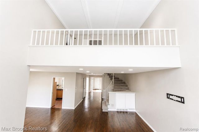 7139 Creeks Crossing, West Bloomfield, MI 48322