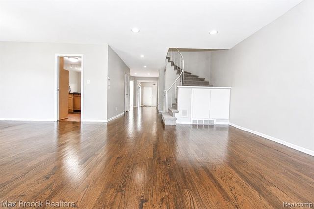 7139 Creeks Crossing, West Bloomfield, MI 48322