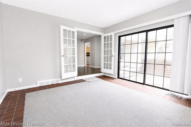 7139 Creeks Crossing, West Bloomfield, MI 48322