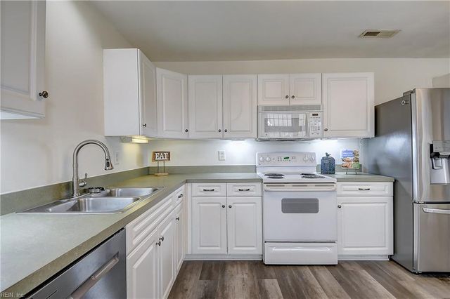 856 Point Way CT, Virginia Beach, VA 23462