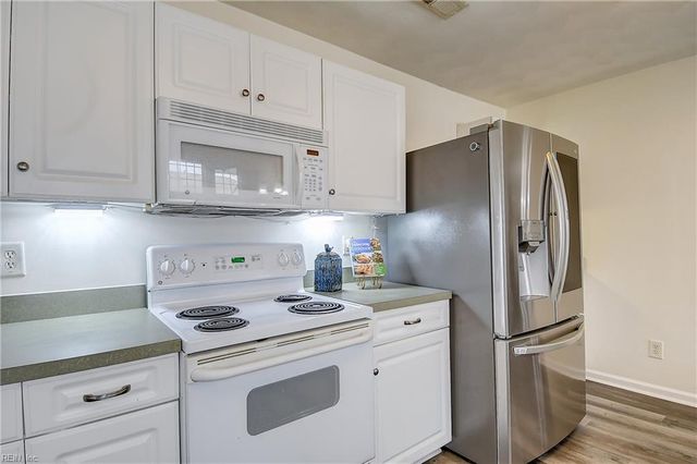 856 Point Way CT, Virginia Beach, VA 23462