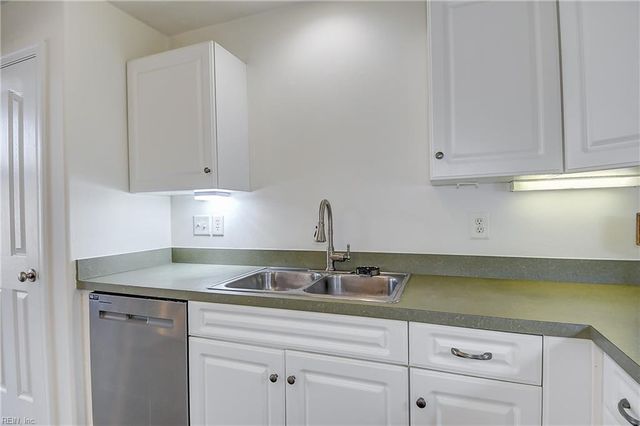 856 Point Way CT, Virginia Beach, VA 23462