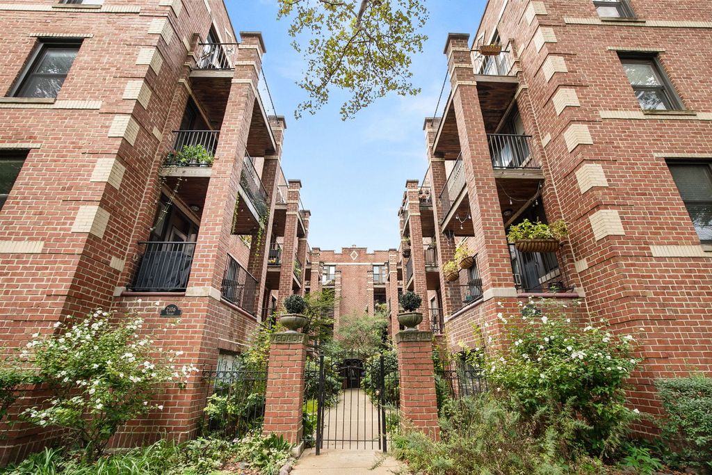 2112 N Seminary Avenue 18, Chicago, IL 60614 — exterior