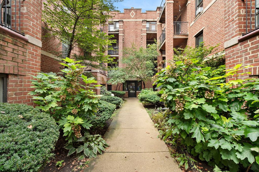 2112 N Seminary Avenue 18, Chicago, IL 60614 — photo 2