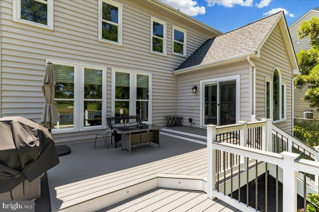 8192 TILLINGHAST LN, Gainesville, VA 20155