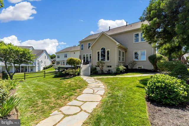 8192 TILLINGHAST LN, Gainesville, VA 20155