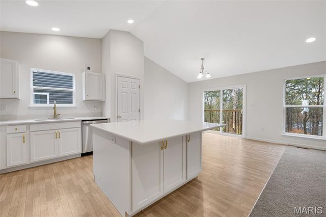 5653 Sun Bear Drive, House Springs, MO 63051