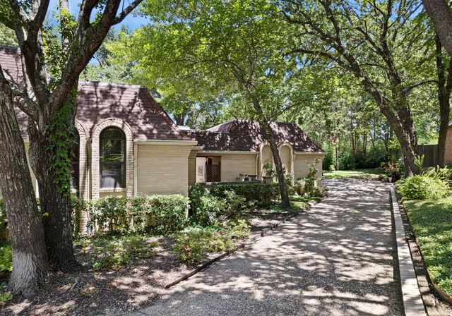 2 Nobhill Drive, Greenville, TX 75402