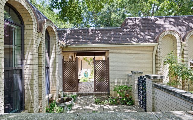 2 Nobhill Drive, Greenville, TX 75402