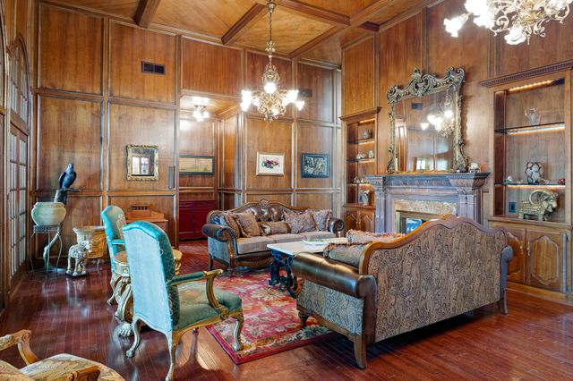 2 Nobhill Drive, Greenville, TX 75402