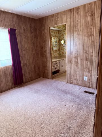 575 S Lyon Avenue 62, Hemet, CA 92543