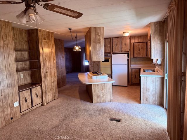 575 S Lyon Avenue 62, Hemet, CA 92543