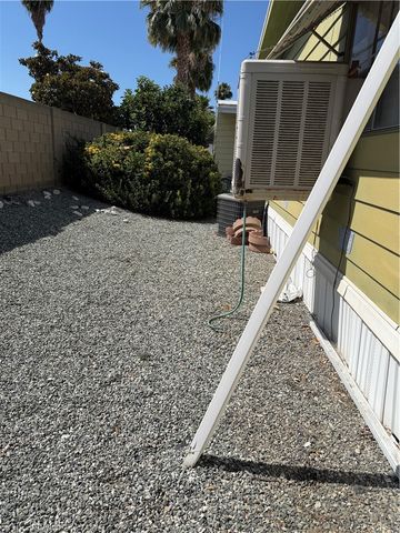 575 S Lyon Avenue 62, Hemet, CA 92543