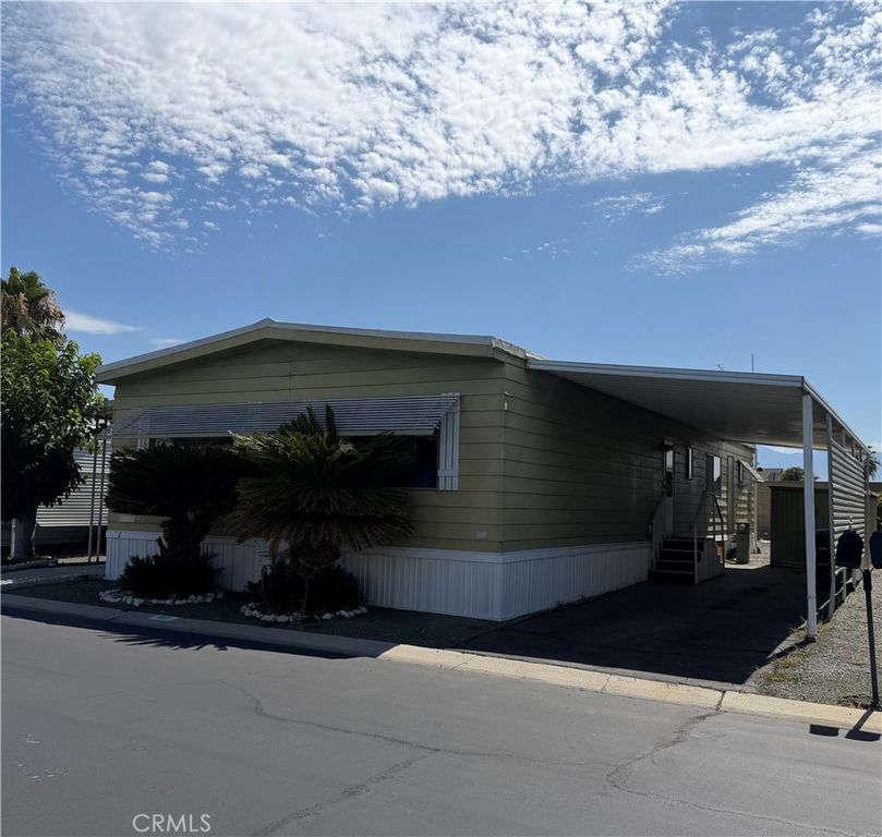 575 S Lyon Avenue 62, Hemet, CA 92543