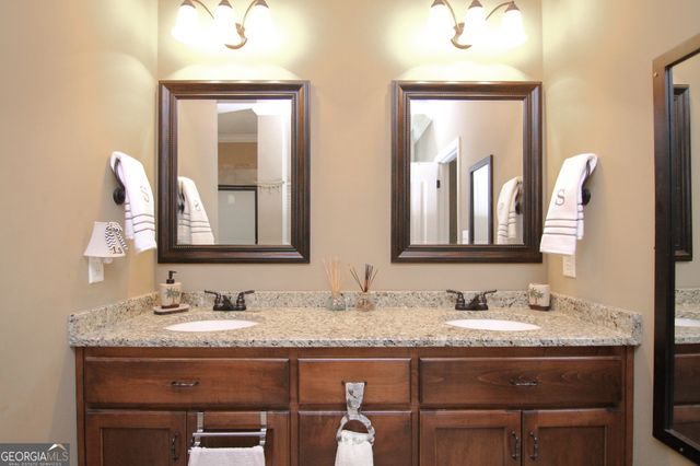 124 Highland Point Drive, Kathleen, GA 31047