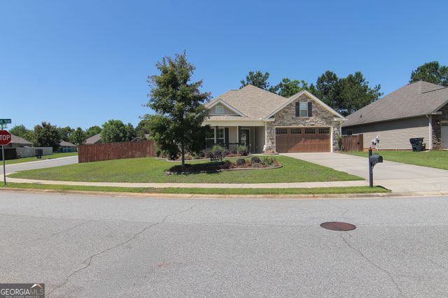 124 Highland Point Drive, Kathleen, GA 31047