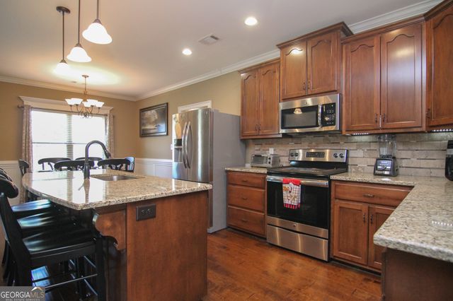 124 Highland Point Drive, Kathleen, GA 31047