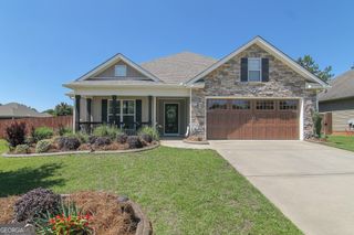 124 Highland Point Drive, Kathleen, GA 31047