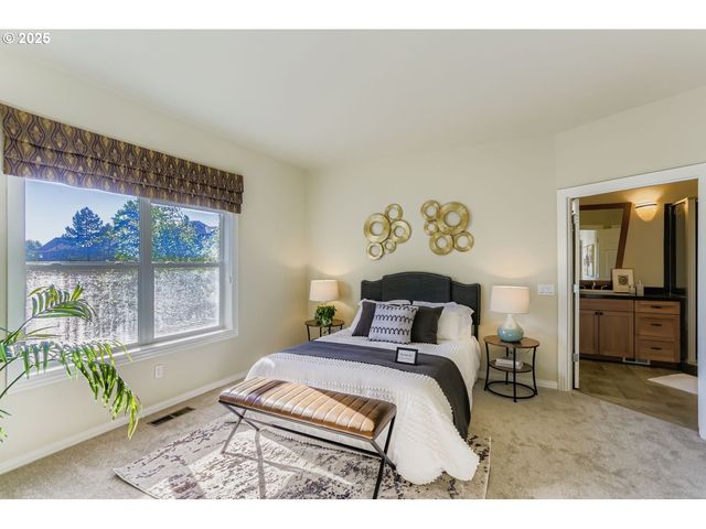 2436 Nw BENSON Ln, Portland, OR 97229