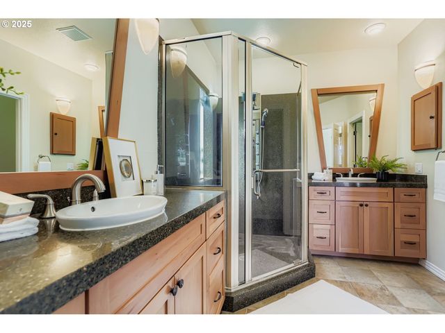 2436 Nw BENSON Ln, Portland, OR 97229