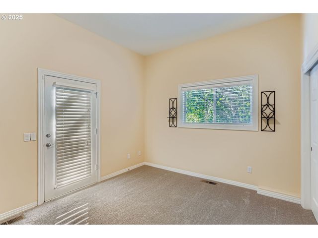 2436 Nw BENSON Ln, Portland, OR 97229