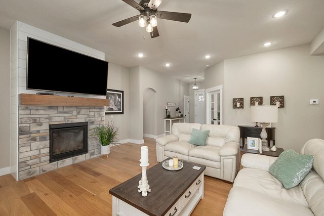 103 Summit Point Road, Saddlebrooke, MO 65630