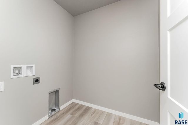 804 N Main St Street, Lennox, SD 57039