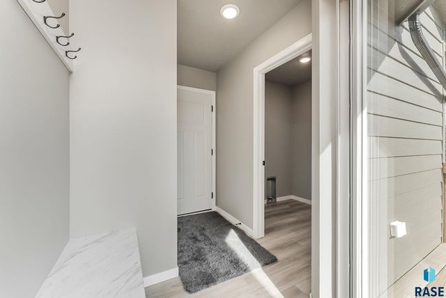 804 N Main St Street, Lennox, SD 57039