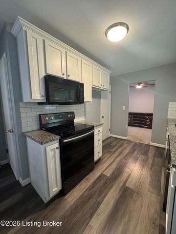 9910 Stonestreet Rd, Louisville, KY 40272