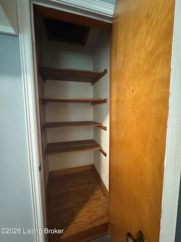 9910 Stonestreet Rd, Louisville, KY 40272