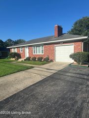 9910 Stonestreet Rd, Louisville, KY 40272