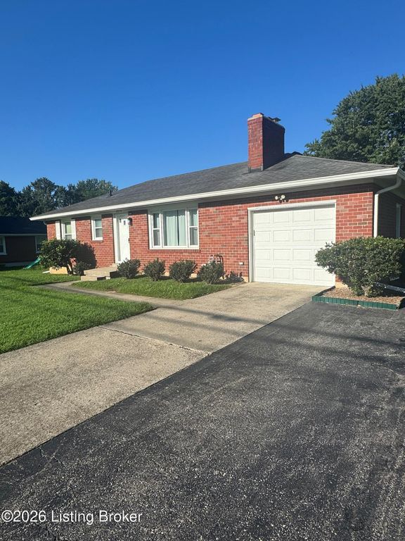 9910 Stonestreet Rd, Louisville, KY 40272