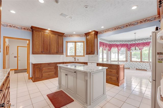 10589 Fincherie Drive, Chardon, OH 44024