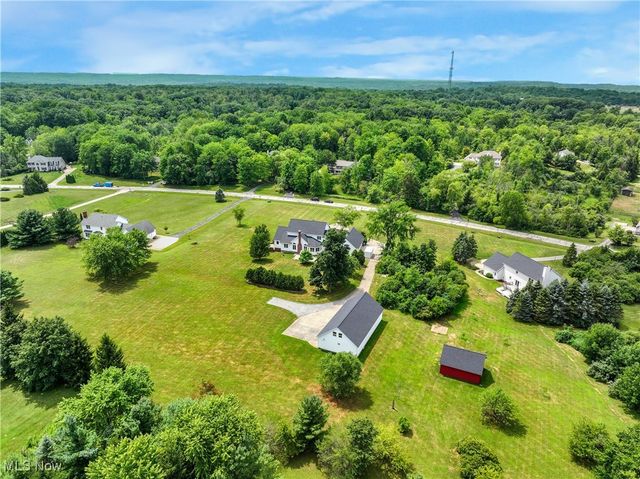 10589 Fincherie Drive, Chardon, OH 44024