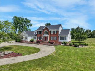 10589 Fincherie Drive, Chardon, OH 44024