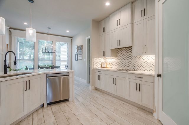 1011 Glenoaks Drive, Weatherford, TX 76088