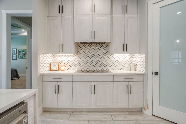 1011 Glenoaks Drive, Weatherford, TX 76088