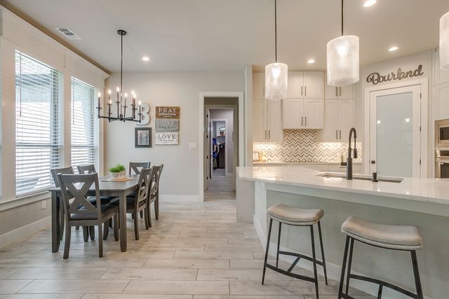 1011 Glenoaks Drive, Weatherford, TX 76088