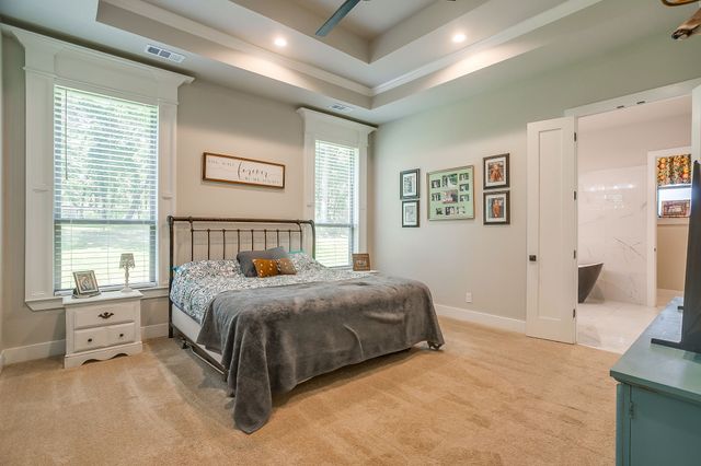 1011 Glenoaks Drive, Weatherford, TX 76088