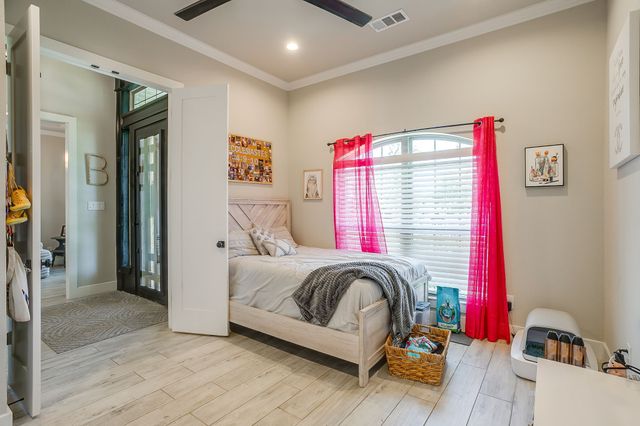 1011 Glenoaks Drive, Weatherford, TX 76088