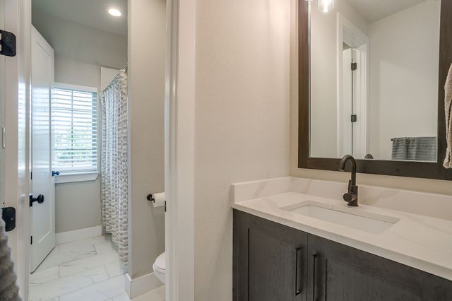 1011 Glenoaks Drive, Weatherford, TX 76088