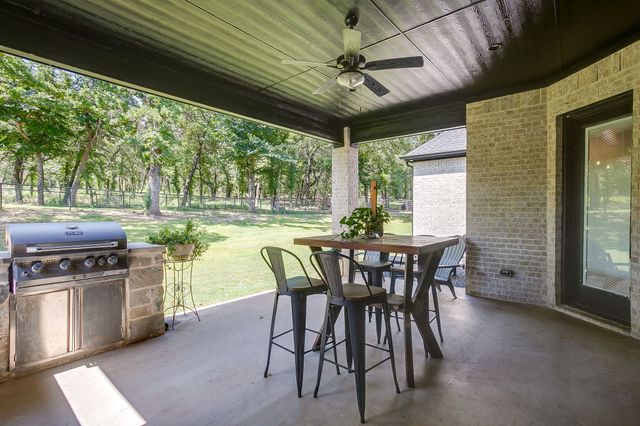 1011 Glenoaks Drive, Weatherford, TX 76088