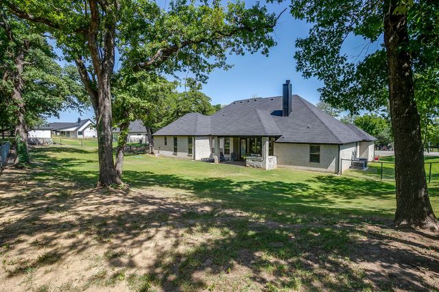 1011 Glenoaks Drive, Weatherford, TX 76088