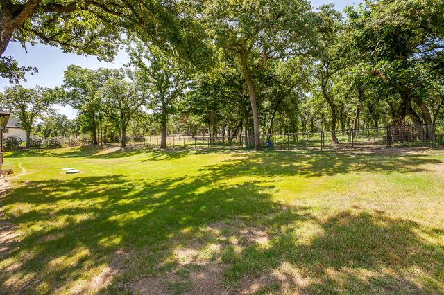 1011 Glenoaks Drive, Weatherford, TX 76088